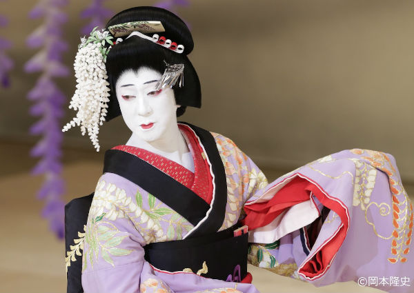kabuki makeup female